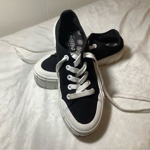 Mad Love Platform Sneakers  size 7